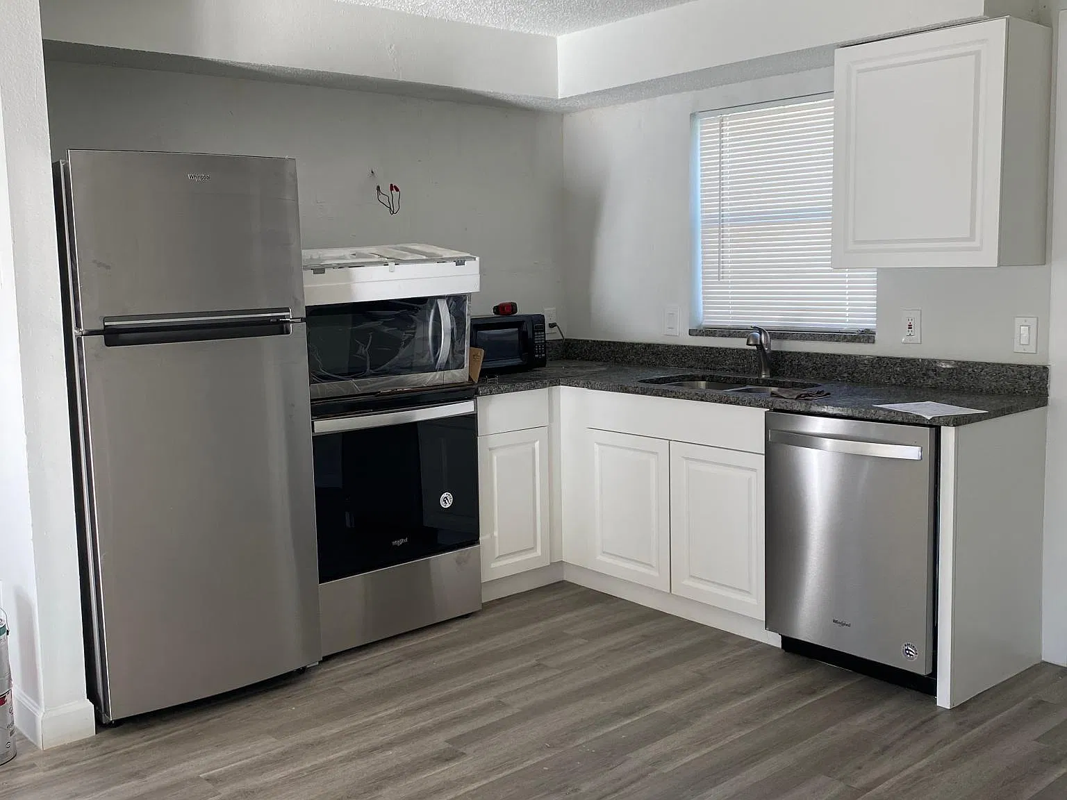 2 bed, 799 sqft, $1,400 — Photo 2