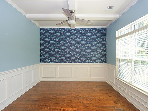 5th image of 209 Watergrove Dr
