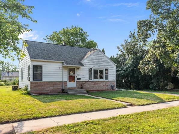 1526 Rugby St, Oshkosh, WI 54902