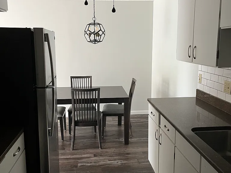 1304 W Medicine Lake Dr #308 — Photo 7