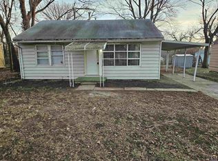 825 SE 33rd St, Topeka, KS 66605