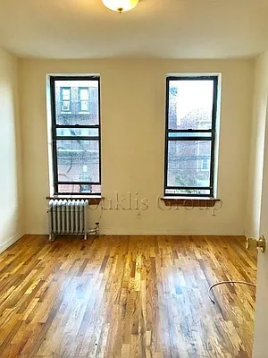 Rented by Bouklis Group | media 19