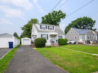 1717 Crescent Pkwy, Linden, NJ 07036