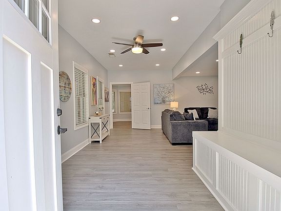 3rd image of 123 Interlochen Dr