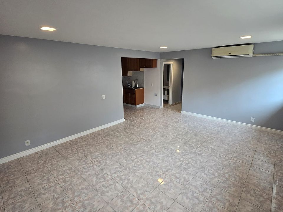 1st image of 23812 Meadow Falls Dr