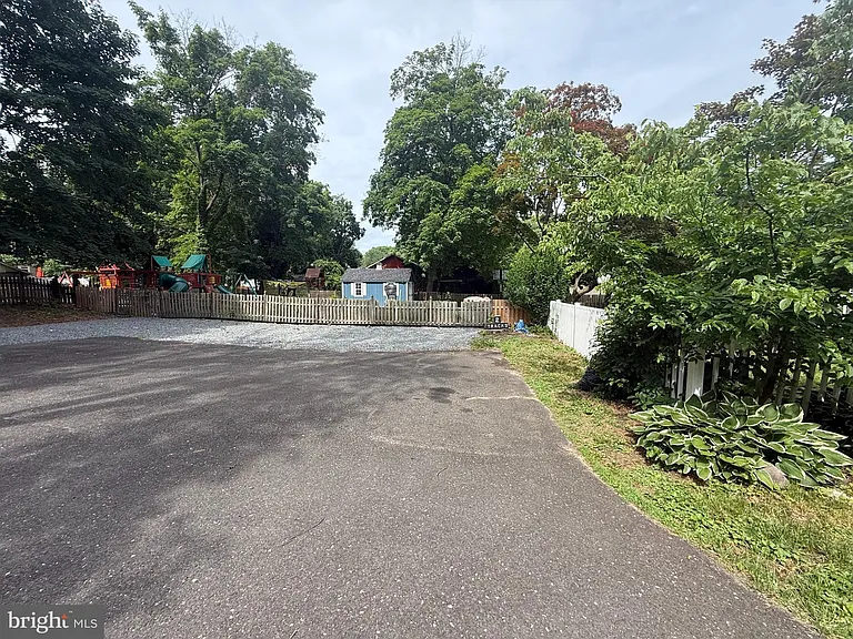 36 W Cedar Ave #B — Photo 16