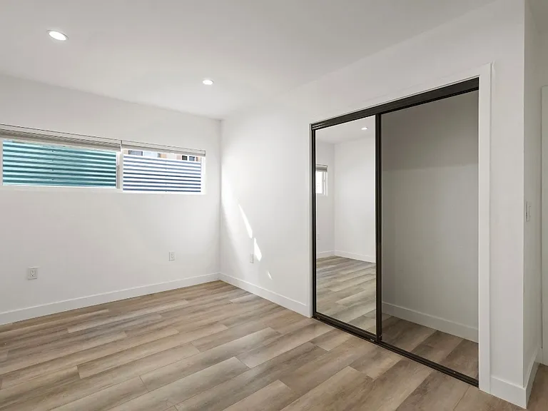 2561 W Avenue 30 E #E — Photo 10