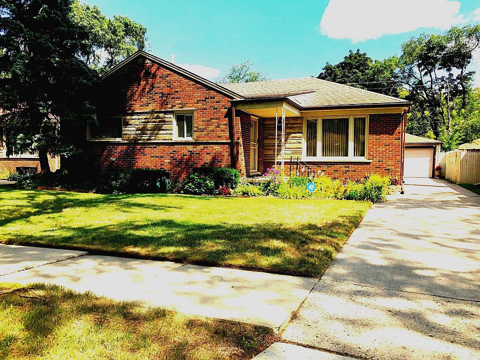 1st image of 23040 Wildwood St