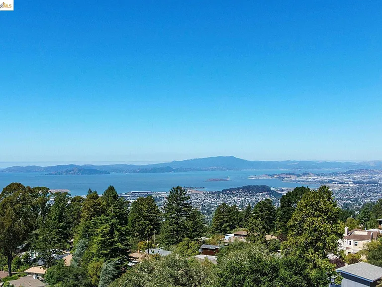 1360 Summit Rd — Photo 13