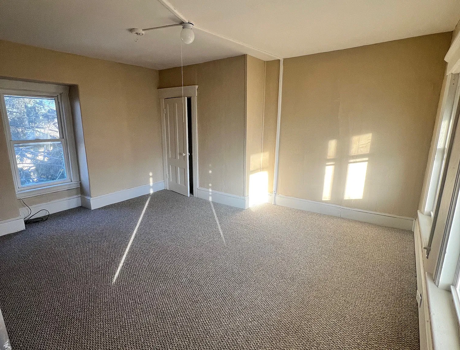 2 bed, 770 sqft, $1,475 — Photo 3