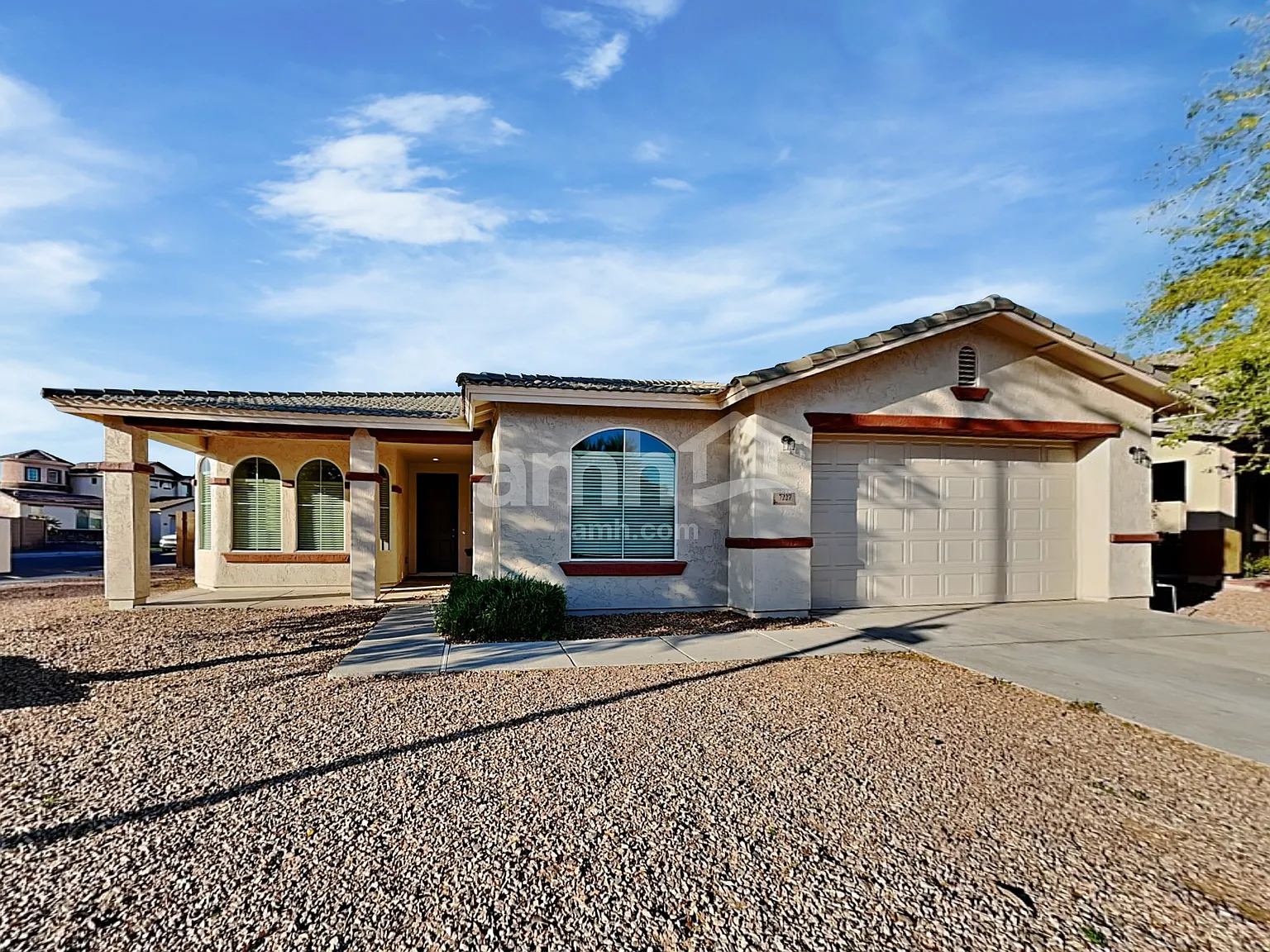 4 bed, 3.0 bath, 2567 sqft, $2,420 — Photo 1