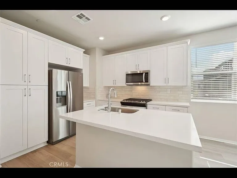 1450 Stratus Dr — Photo 4