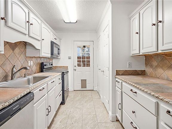 3rd image of 720 Heavens Dr APT 12