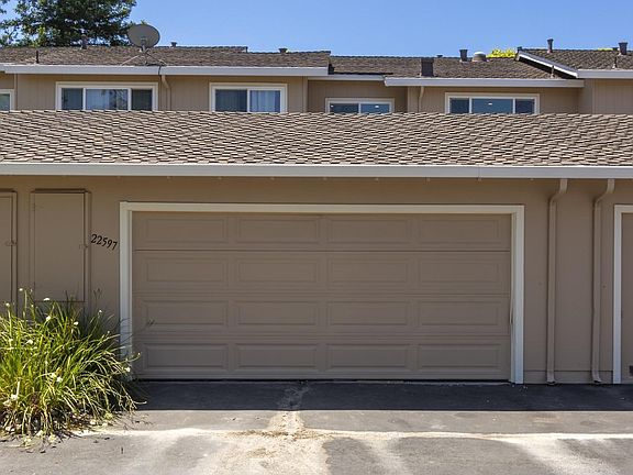 5th image of 22597 Royal Oak Way