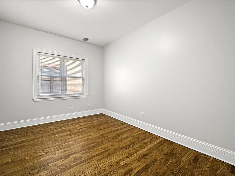 924 W Dakin St #4 — Photo 21