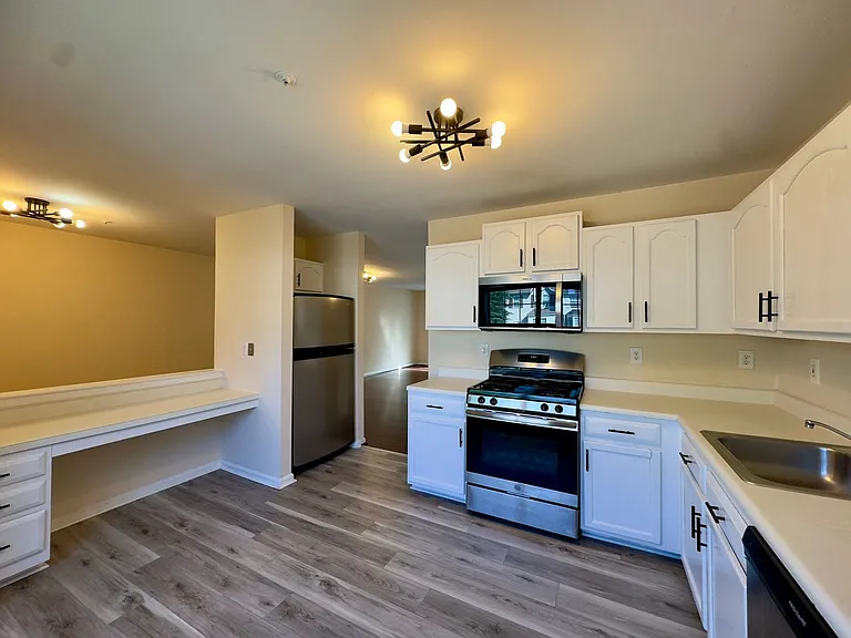 9520 Oak Trace Way — Photo 8