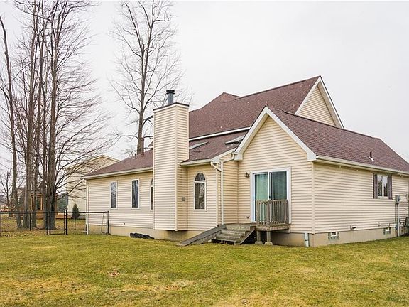 3rd image of 78 Southpoint Dr