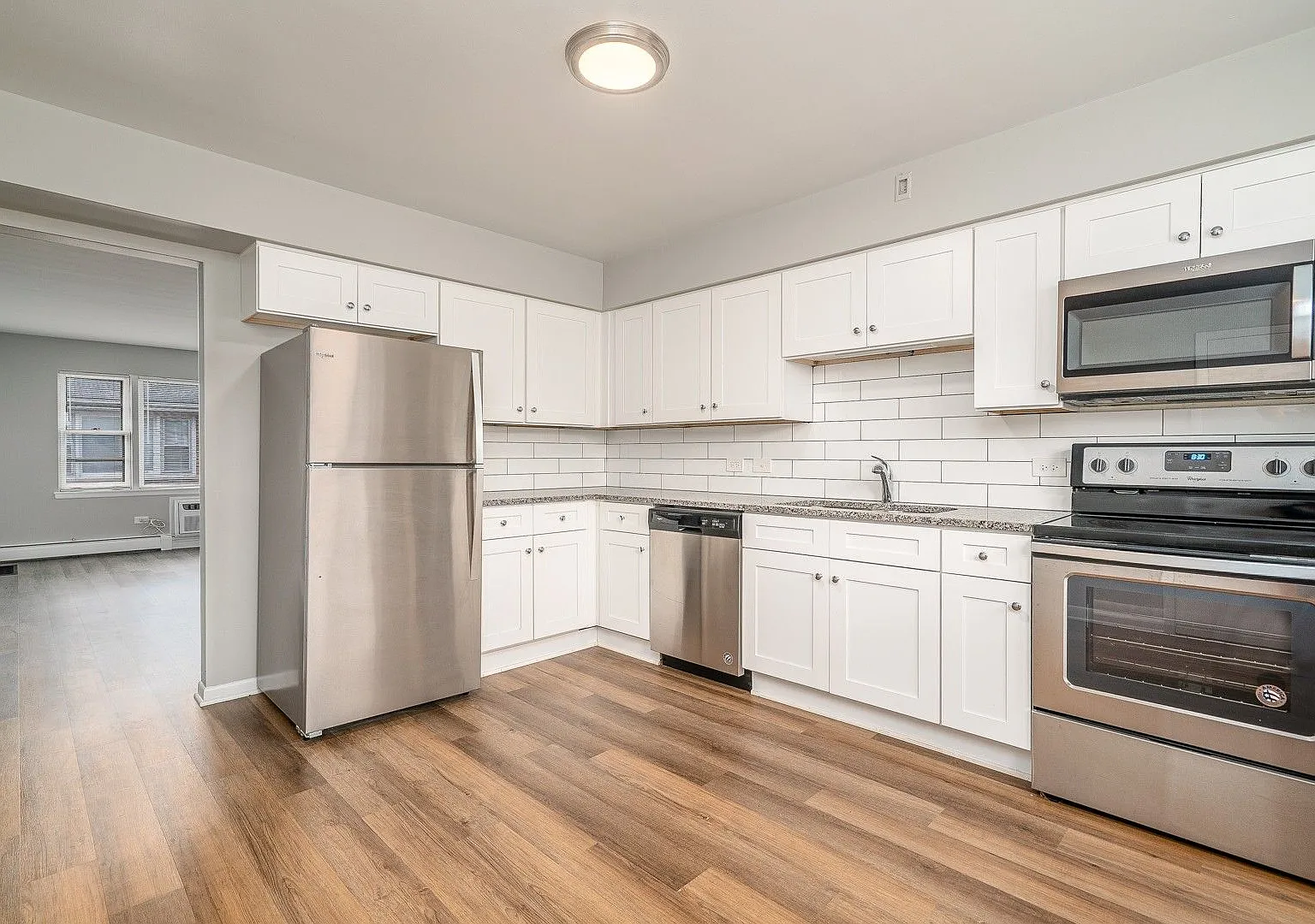 34-42 Waiola Apartments — Photo 2