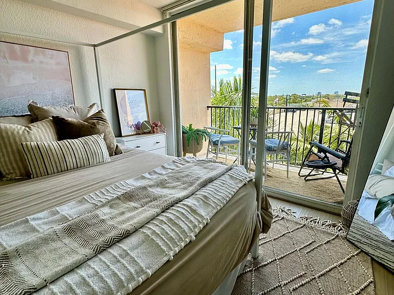 1801 N Flagler Dr #718 — Photo 11