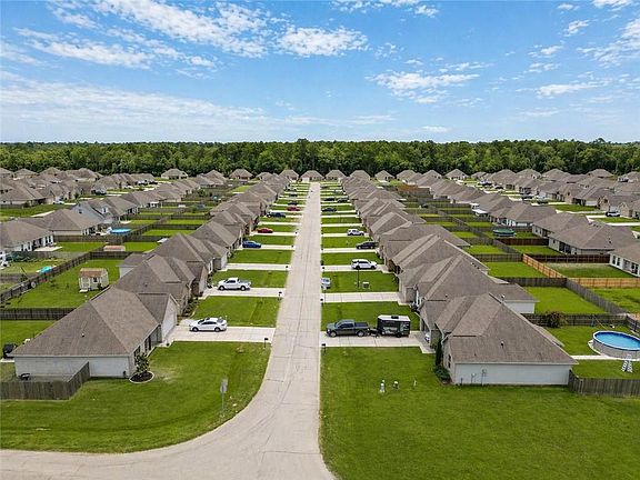 5th image of 42195 Millbrook Way