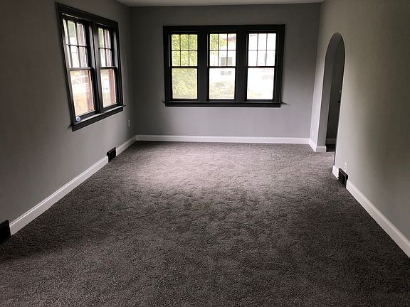 2nd image of 409 Blackhawk Dr