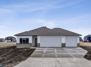 10218 73rd St S, Horace, ND