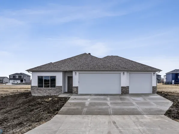 10218 73rd St S, Horace, ND 58047