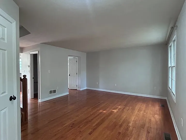 1-114 Castleview Dr — Photo 6