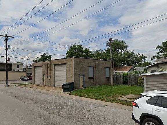 3rd image of 2901 Iowa St