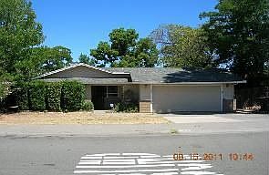4th image of 1302 Elm St