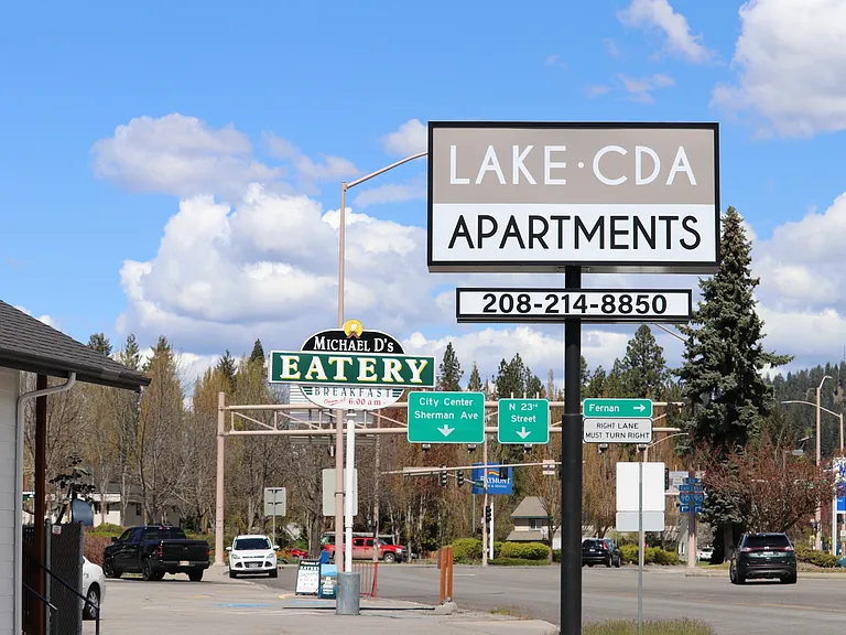 219 E Coeur Dalene Lake Dr #4 — Photo 13