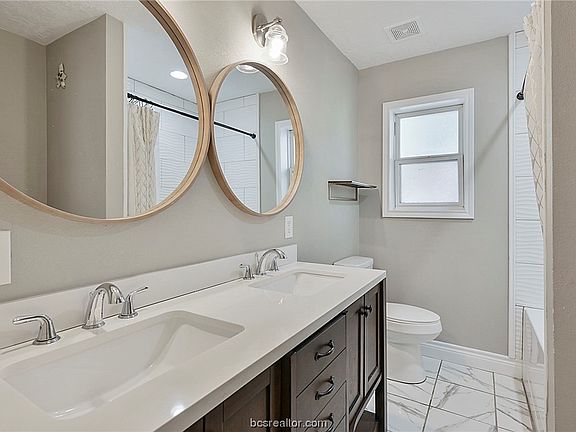 4th image of 2302 Quail Hollow Dr