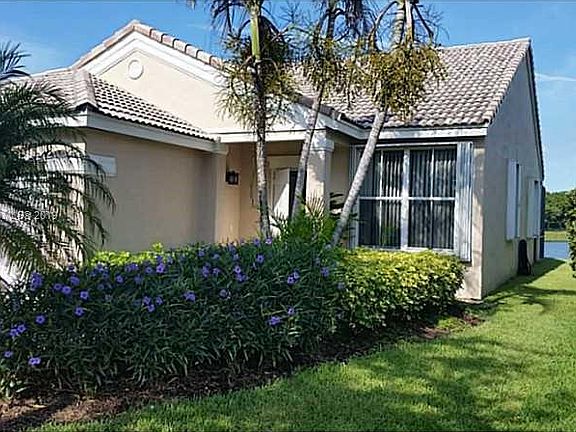 4th image of 912 Savannah Falls Dr #1