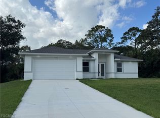 1304 Andover Dr, Banyan Village, FL 33935