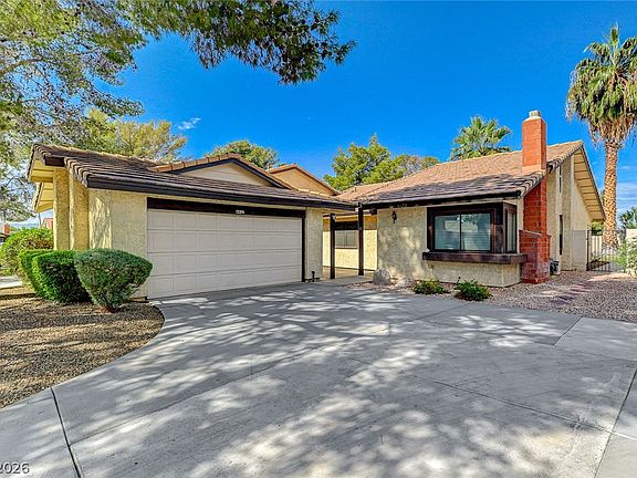 3rd image of 4432 Live Oak Dr