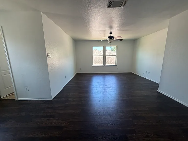 1223 Alhambra Dr — Photo 5