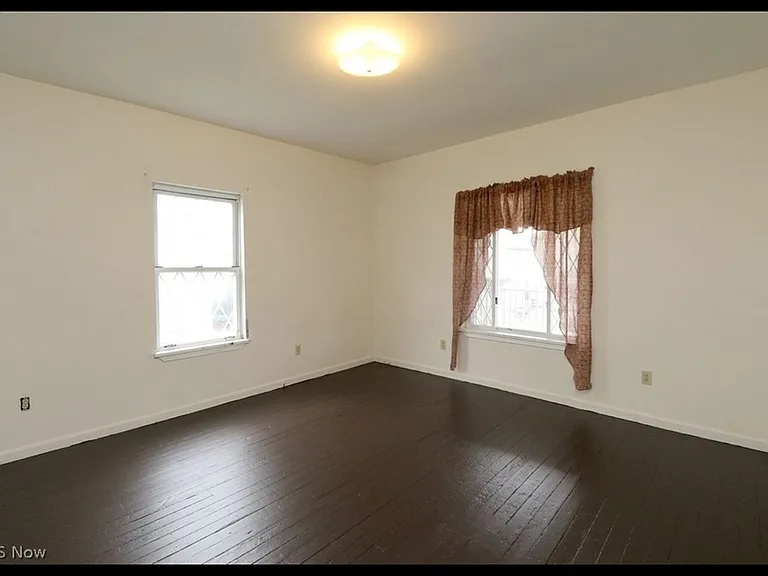 1342 Oregon Ave — Photo 6