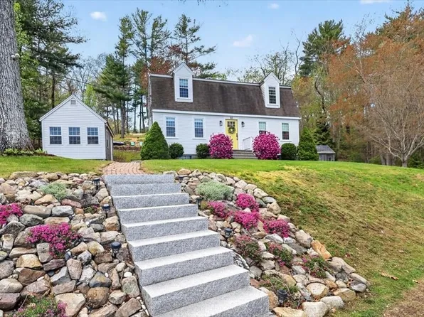 60 Oakleaf Dr, Marshfield, MA 02050