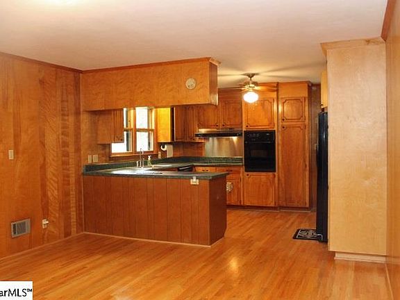 5th image of 18 Starsdale Cir