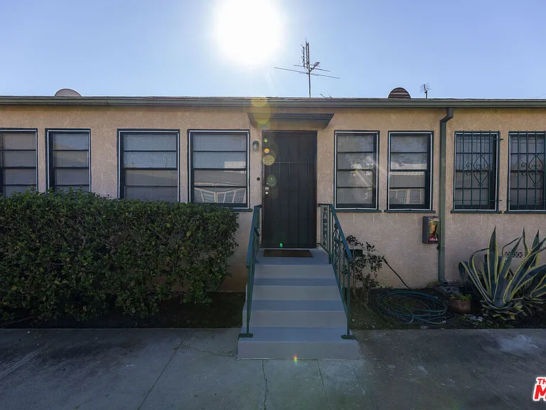 1940 S Robertson Blvd #1 — Photo 32