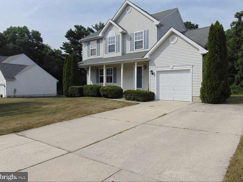 1st image of 10 Churchill Dr