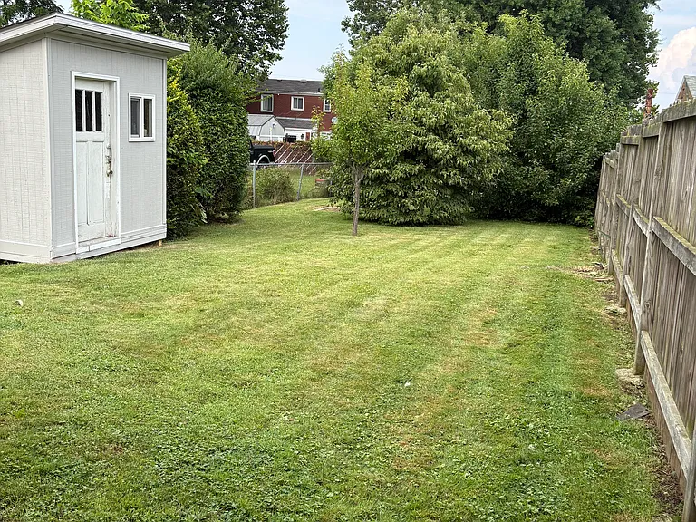 817 Monterey St — Photo 10