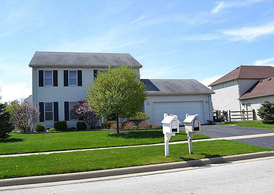 1st image of 210 Larch Ln