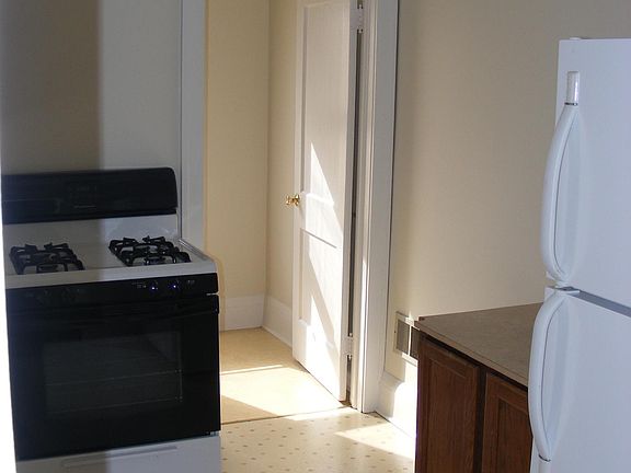 5th image of 135 King Ave APT A