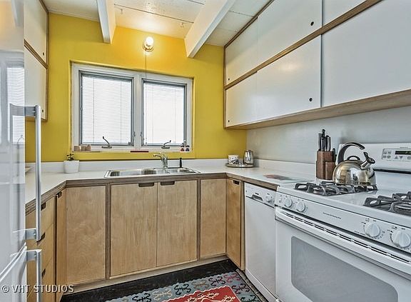 5th image of 1132 W Lunt Ave APT 5C