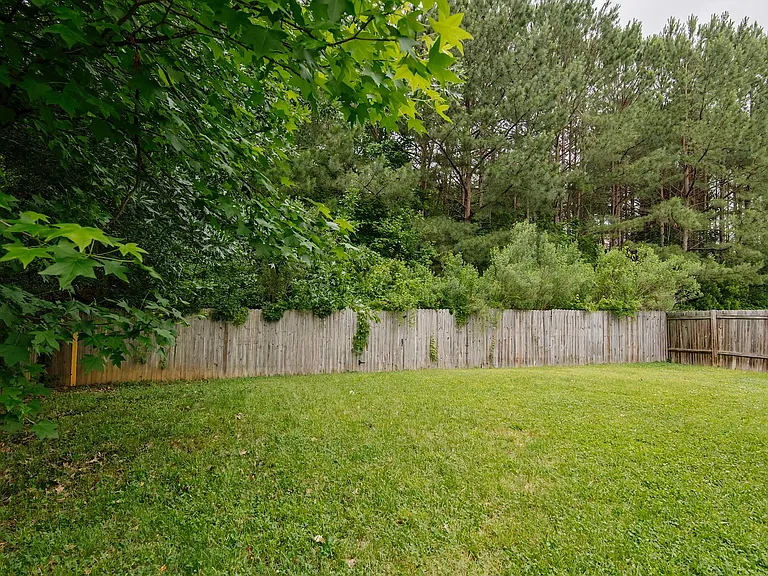 221 Adefield Ln — Photo 14