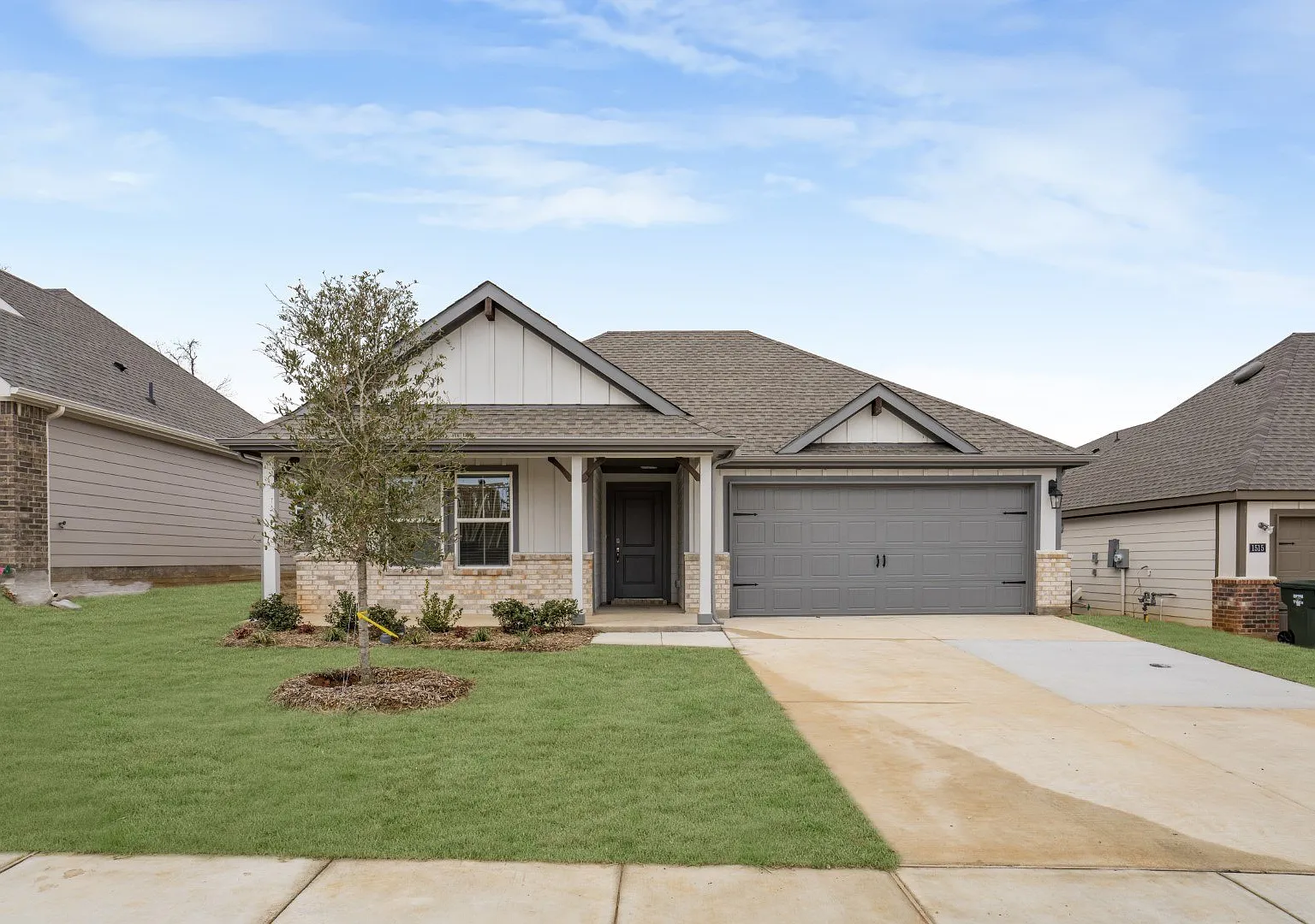 1511 Brooke Drive — Photo 1