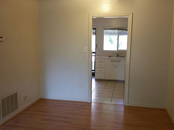 5th image of 1805 Ramona Ave