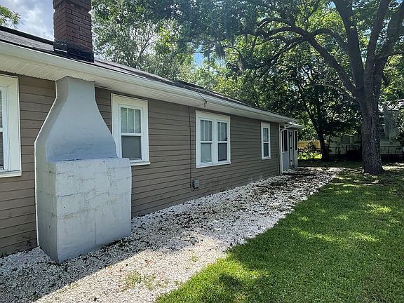 3rd image of 1094 Hood Ave