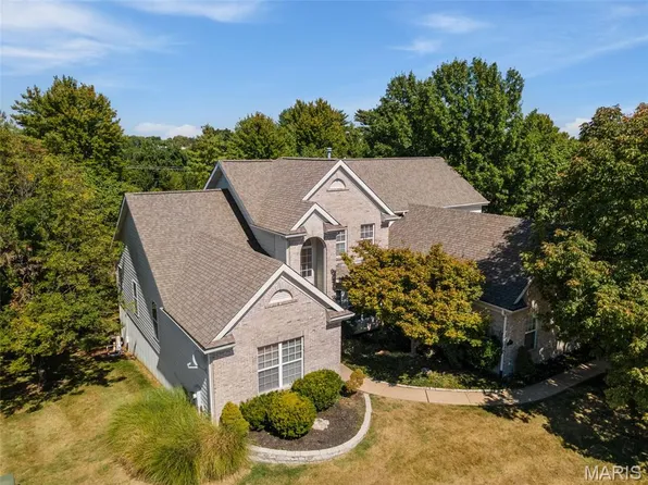 16757 Benton Taylor Dr, Chesterfield, MO 63005